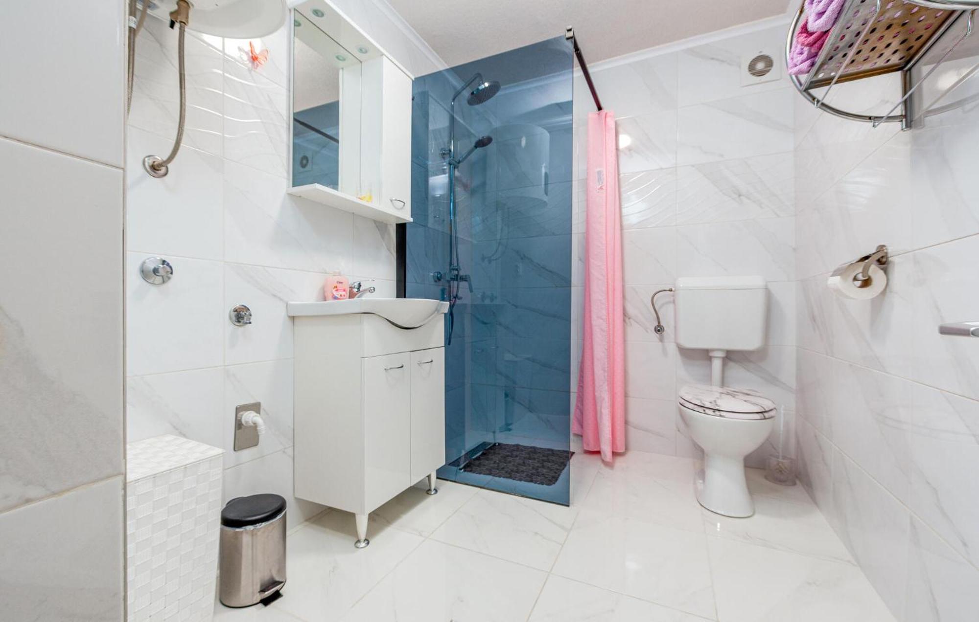 Amazing Home In Lisicic With Outdoor Swimming Pool Lisicici 외부 사진