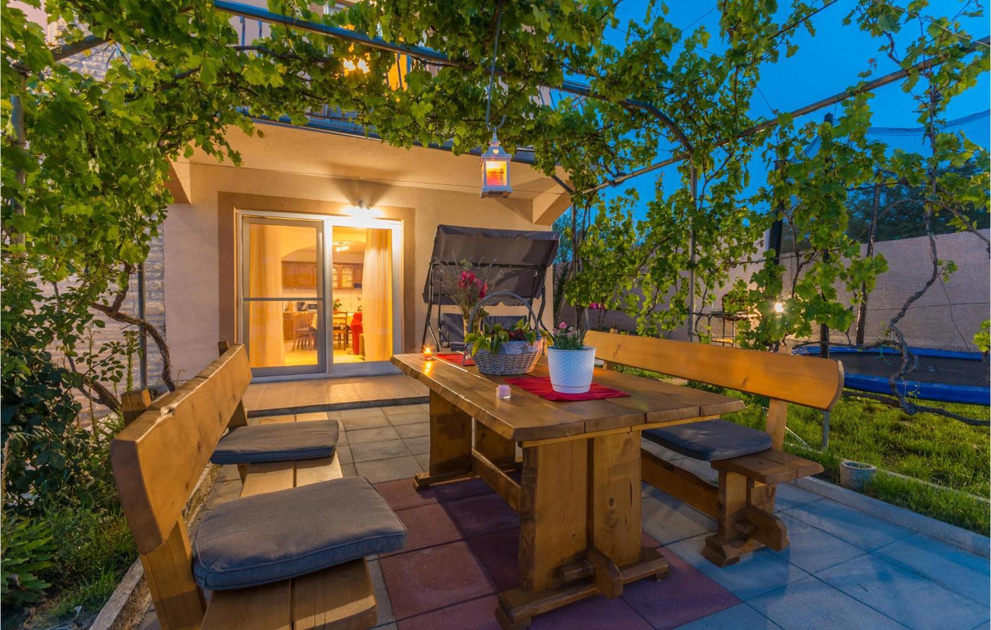Amazing Home In Lisicic With Outdoor Swimming Pool Lisicici 외부 사진